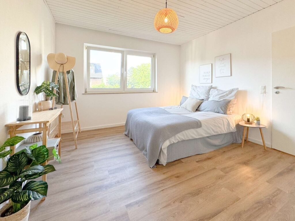 Schlafzimmer 1