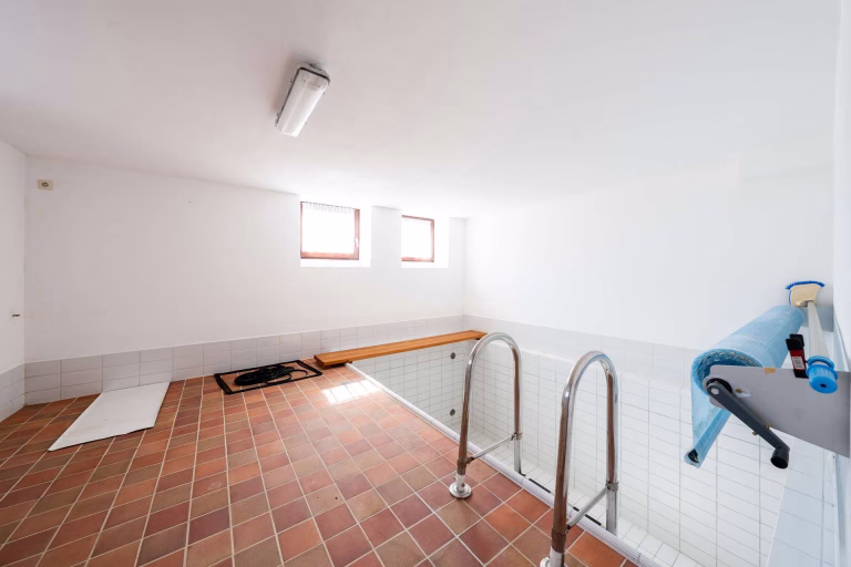 Indoor-Poolanlage
