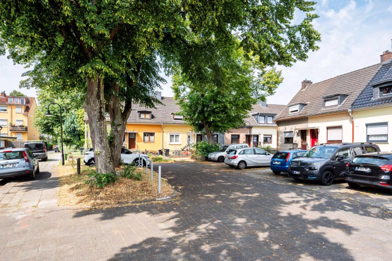 Straßenansicht